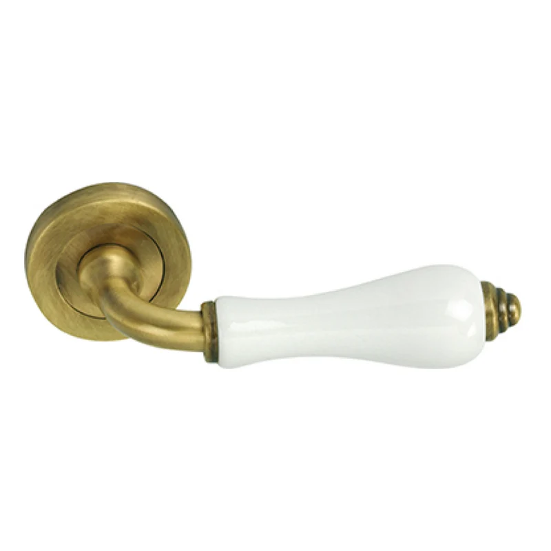 Poignée modèle '8201' sur rosace ronde, finition cuir et porcelaine, pour portes