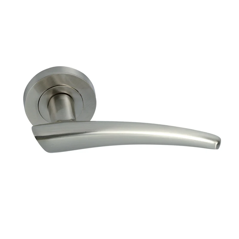 Poignée modèle '330' en zamak avec rosace ronde finition nickel satiné pour portes