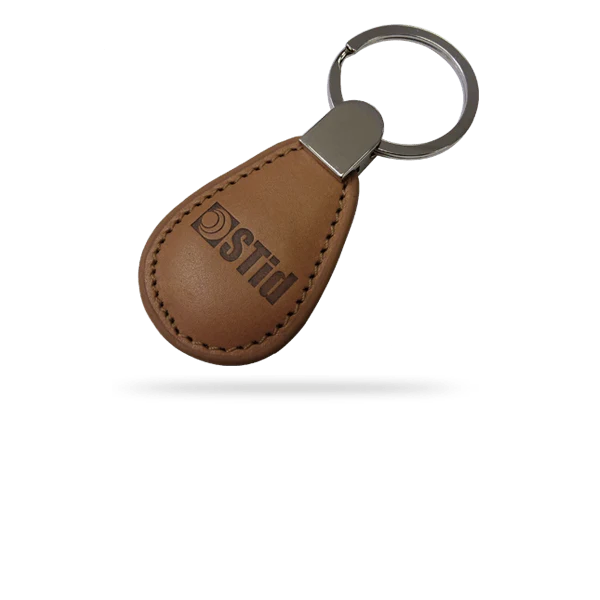 Porte-clés Puce 13,56 MHz NXP MIFARE DESFire EV2 4K - Cuir noir (PCC02W681)